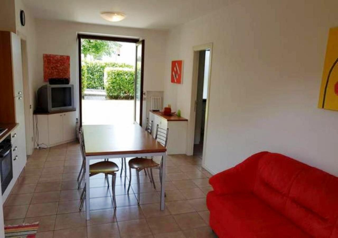 Appartamento Con Piscina A Lazise Exterior foto